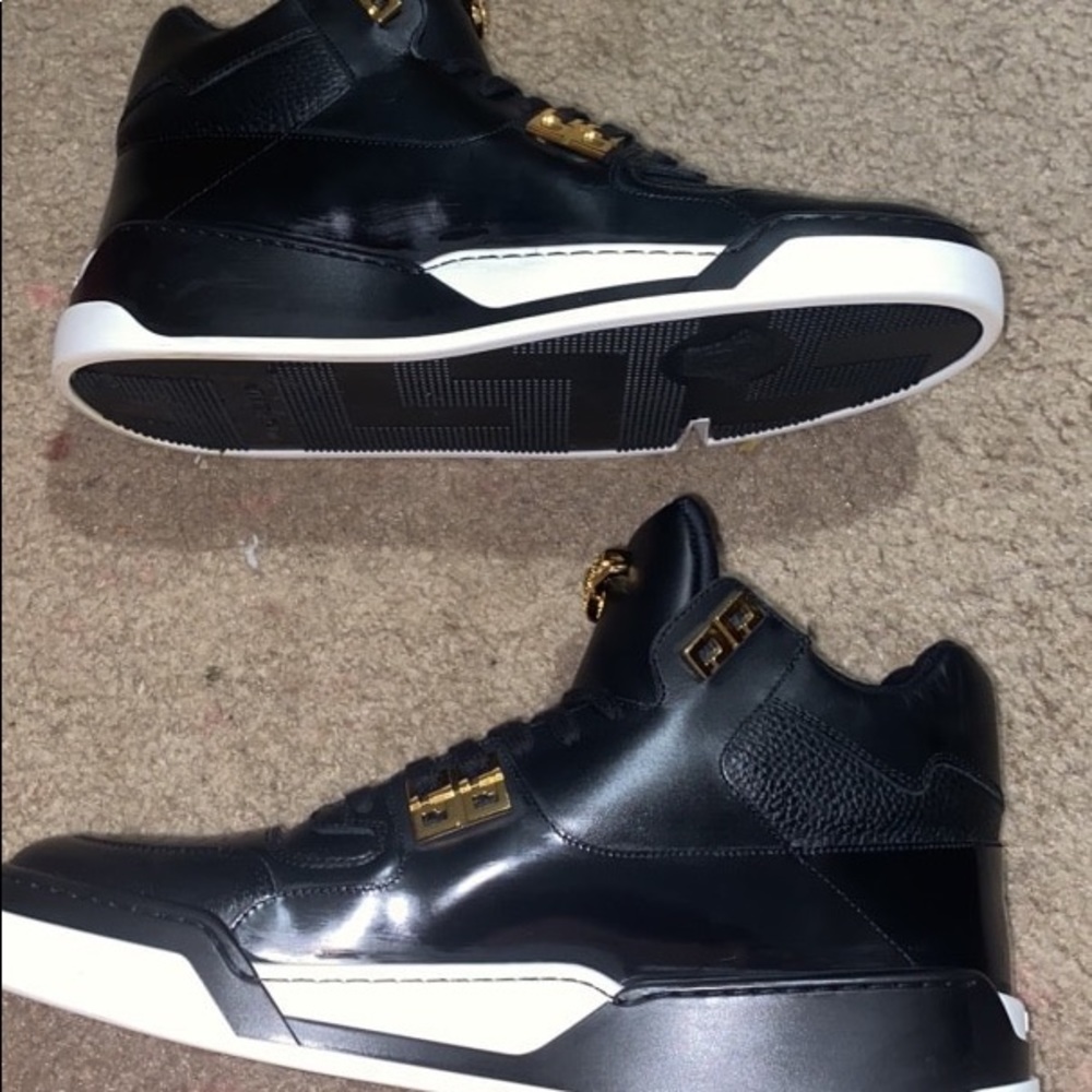 Brand new limited versace shoes - Picture 2 of 6
